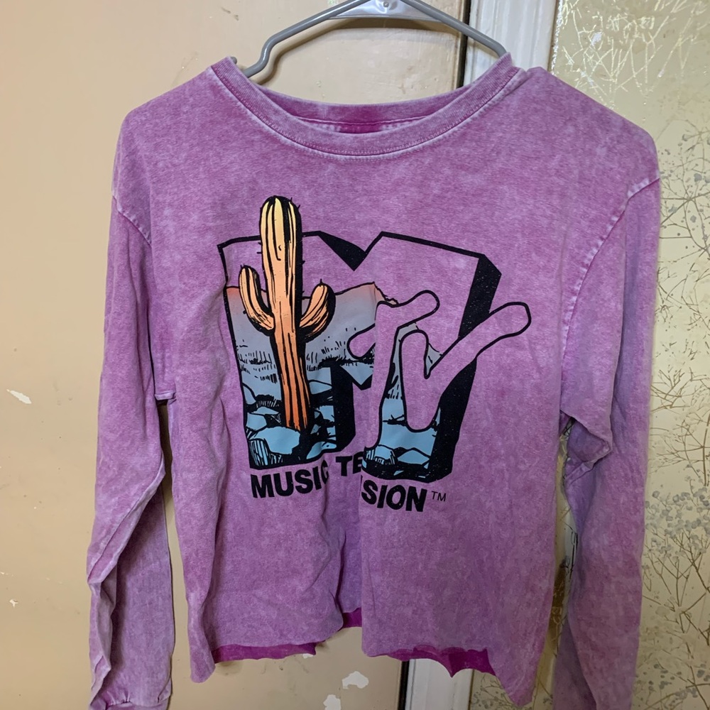 MTV cropped long sleeve